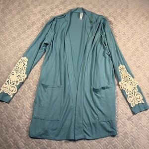 Zenana Outfitters Teal Open Front Tunic with Cream Lace Sleeve Appliqués